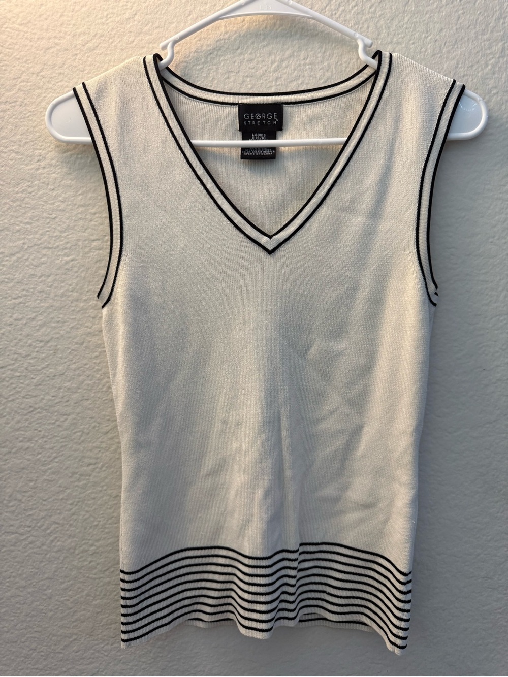 George Stretch White Sleeveless V-Neck Knit Top with Black Trim Size Small (4/6)